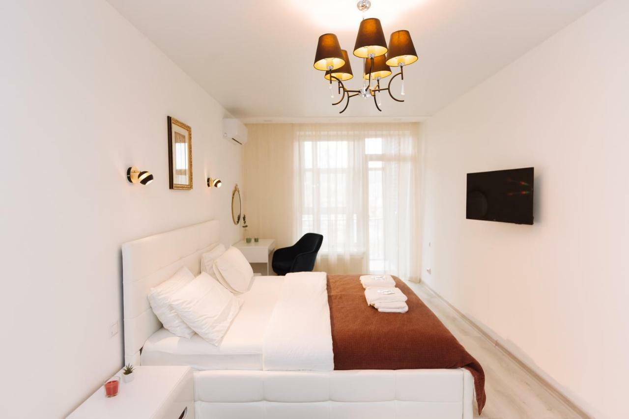 Luxury Terrace View Apartment! Lviv Exterior photo